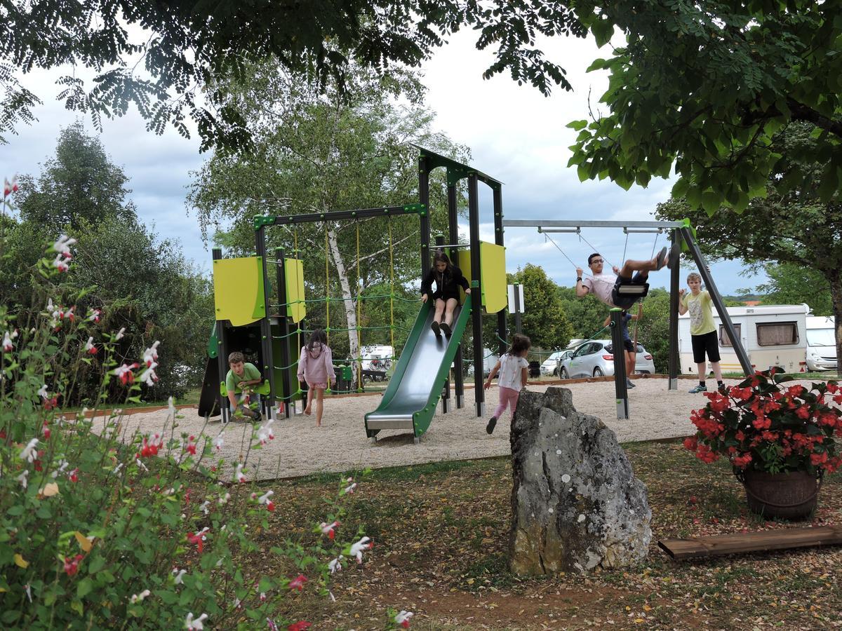 Camping Les Campagnes Рокамадур Екстериор снимка